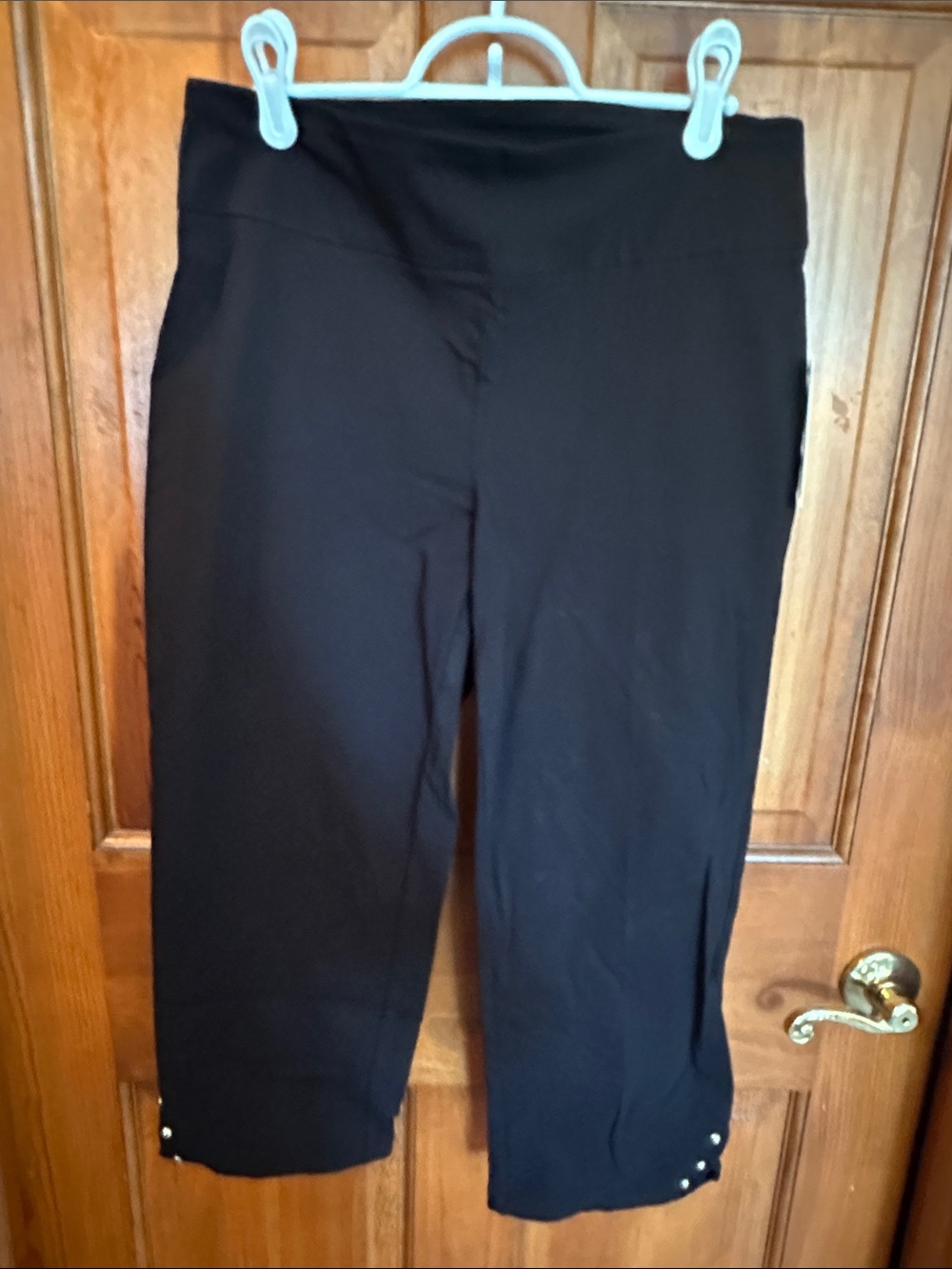 Zac & Rachel Black Pull-On Capri Pants with Hem Button Detail